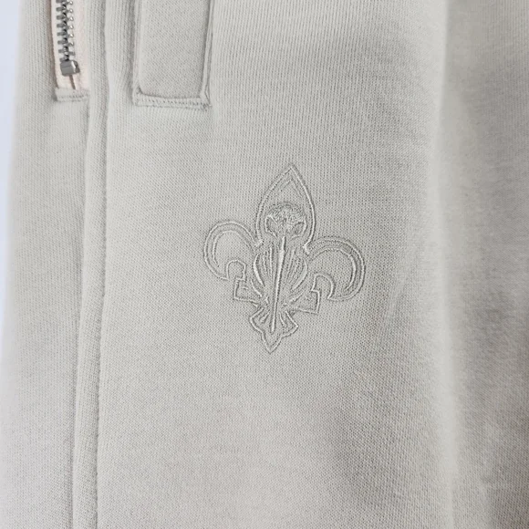 NIKE Standard Issue Classic Style Meets Modern Performance Basketball Joggers - Picture 3 of 8